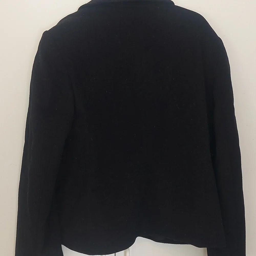 Blazer - Picture 4 of 4